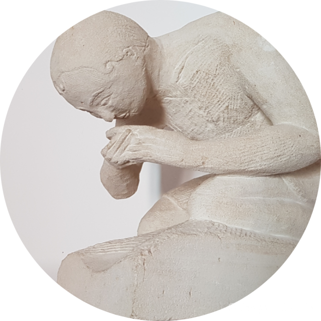 Sculpture de Jacques Gilquin intitulé Homme agenouillé
